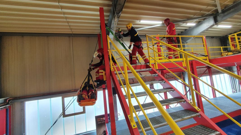 Simulation - Vertikalrettung an Hafenkante